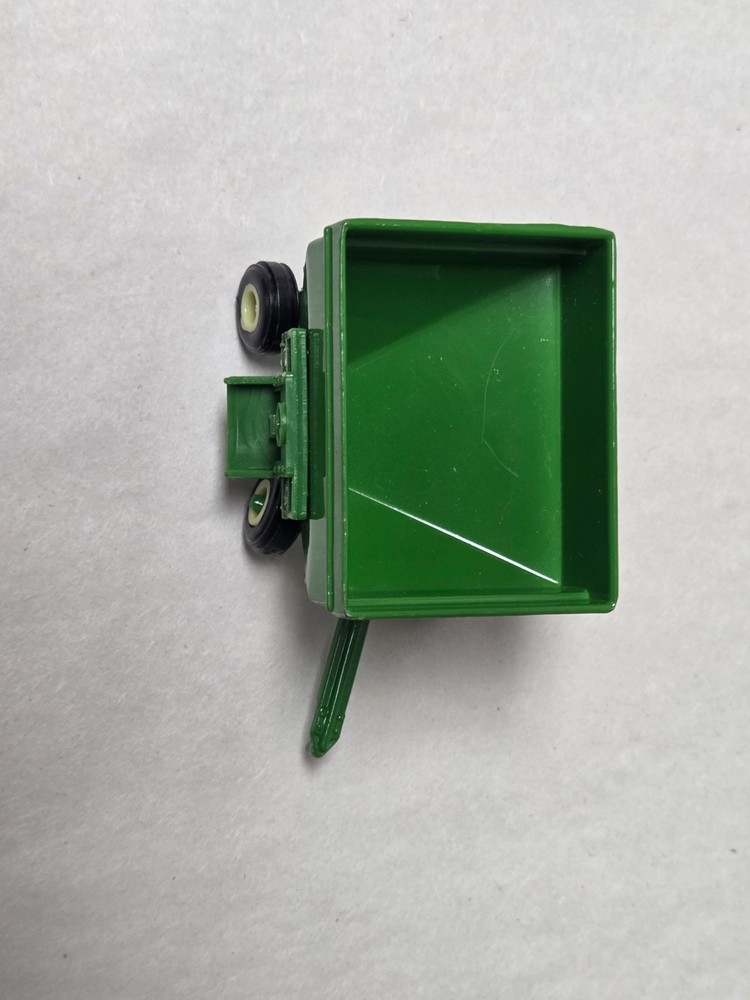 Ertl 1/64 John Deere Gravity Trailer