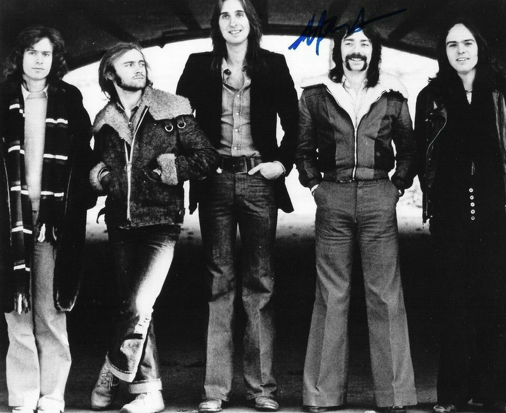 * STEVE HACKETT * signed 8x10 photo * GENESIS * COA * 9