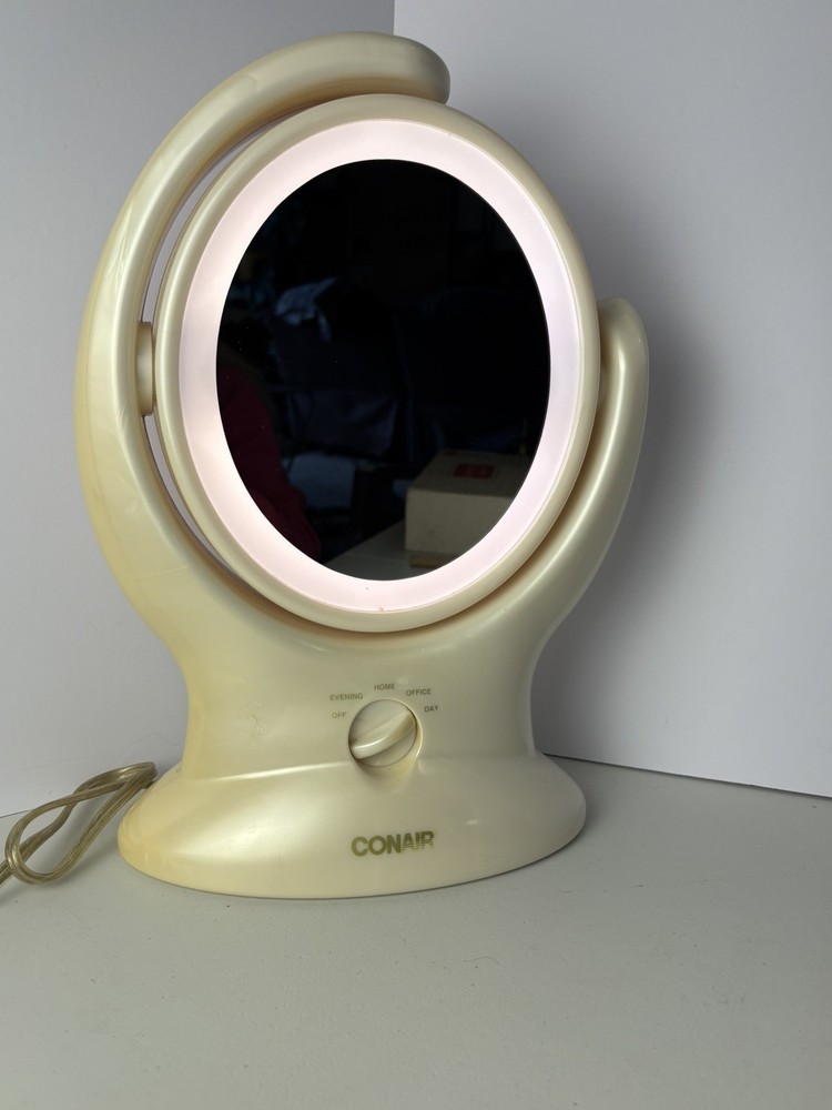 CONAIR Lighted Dual-Sided Vanity Mirror Model BE36 with 4 Light Settings