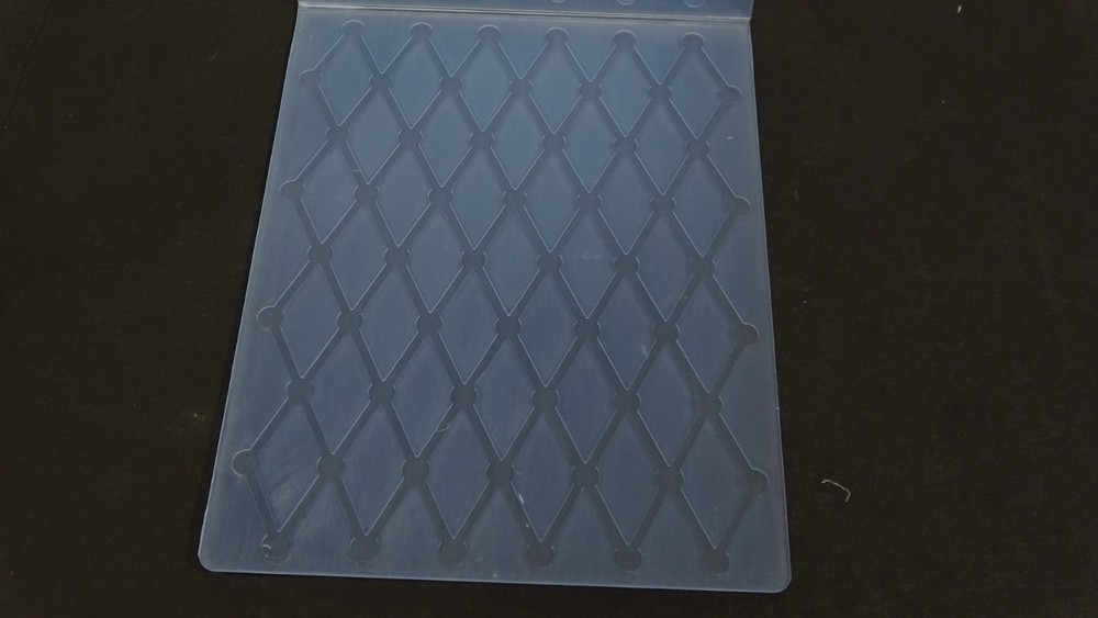 Lifestyle Crafts Quickutz Embossing Folder Diamonds & Dots