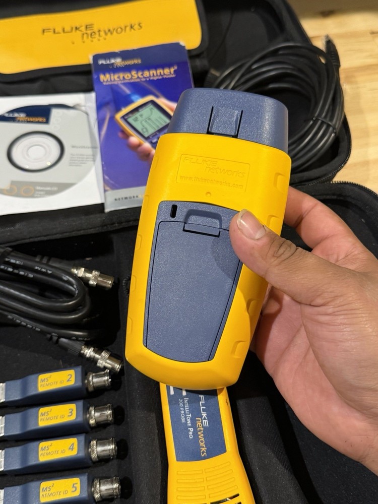 FLUKE NETWORKS MS2-KIT MICROSCANNER 2 & INTELLITONE PRO200 CABLE TEST KIT