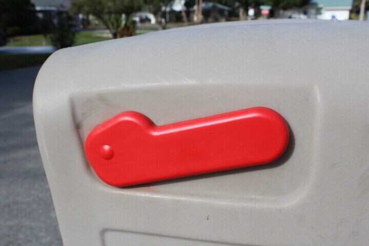 Step2 Mailmaster Mailbox Plastic FLAG Replacement - New