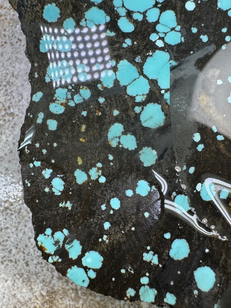 Stabilized hubei turquoise rough