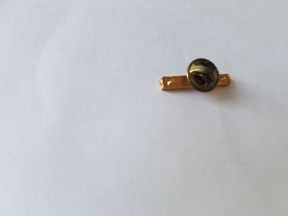 McGovern '72 tie tack