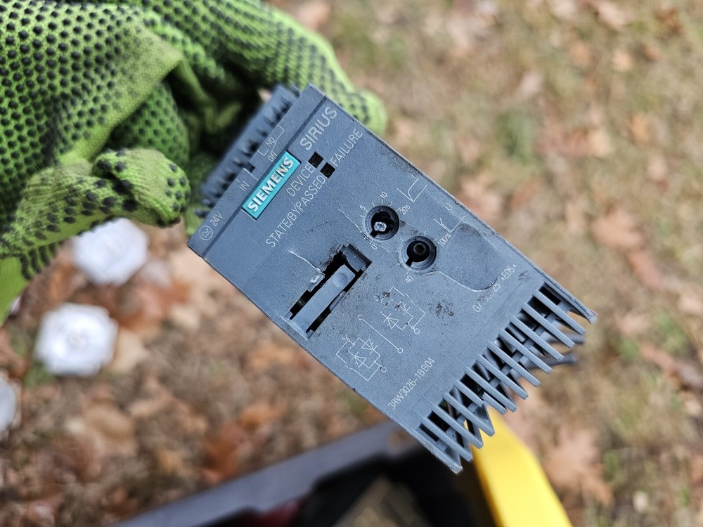 Siemens 3RW3026-1BB04 Soft Starter,