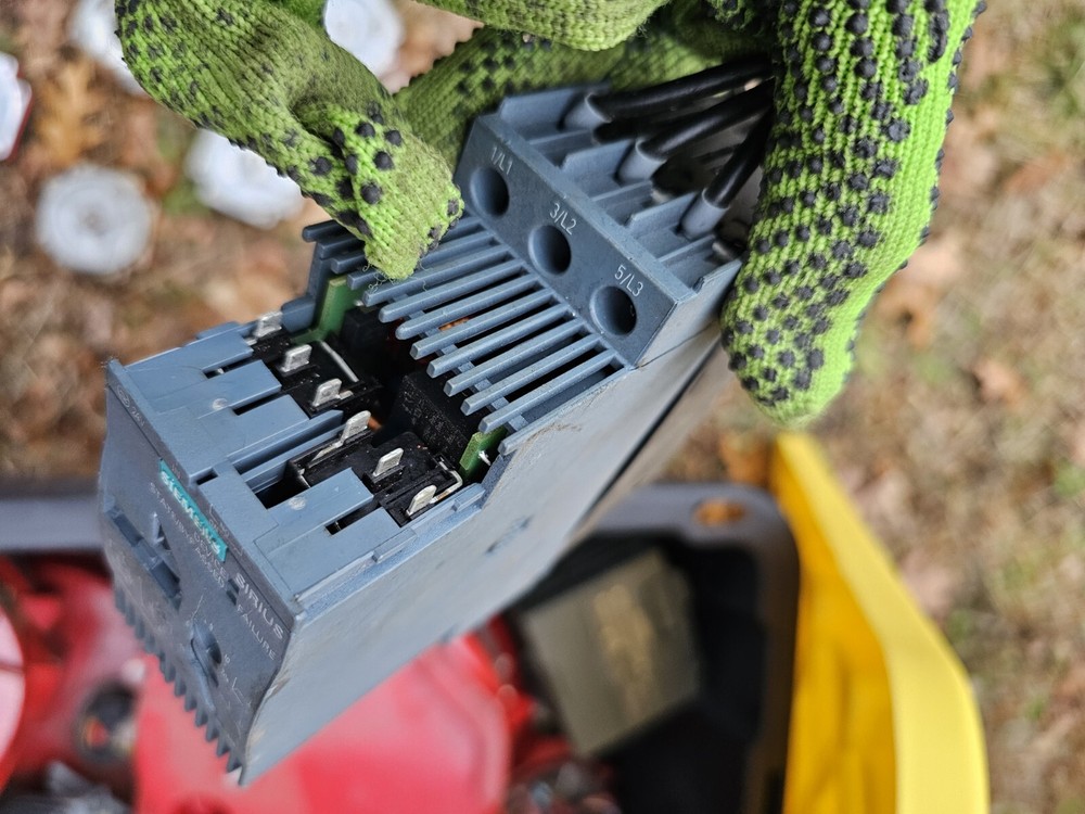 Siemens 3RW3026-1BB04 Soft Starter,