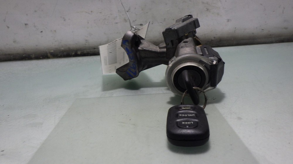 04 TOYOTA CAMRY Ignition W/Key