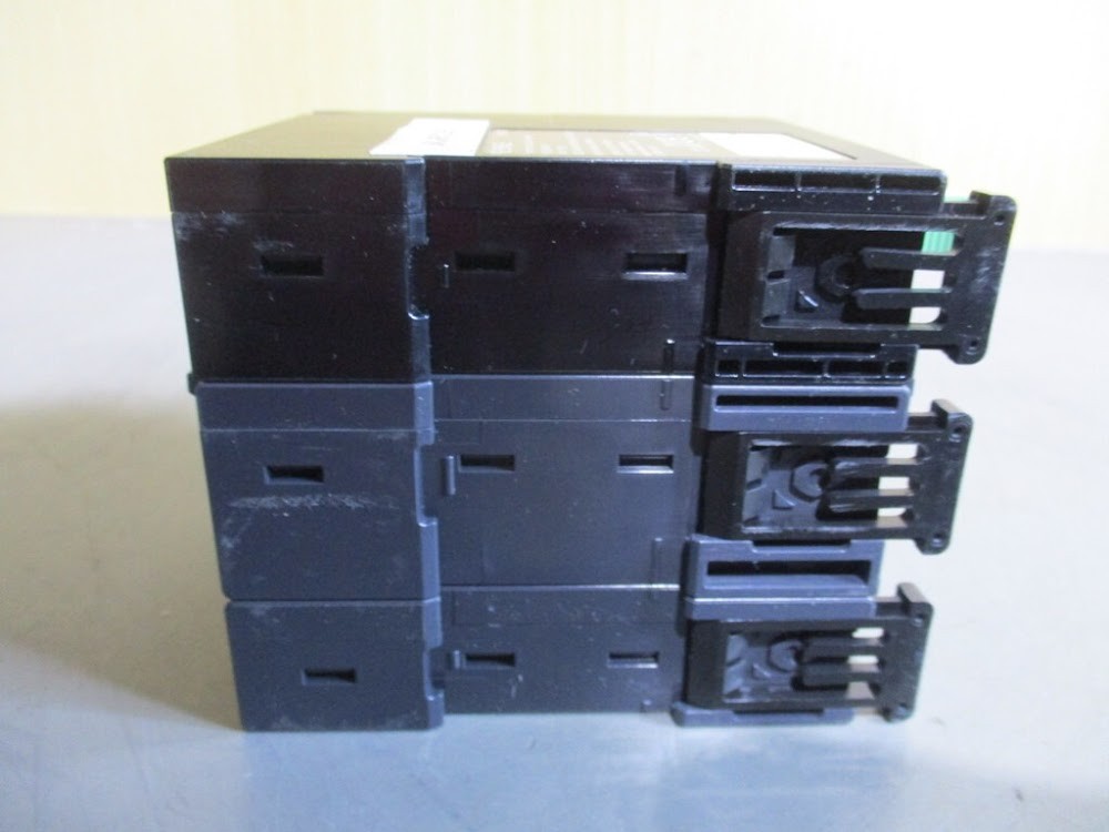 KEYENCE KV-EP02 KV-NC32EXT KV-NC16EXE PLC Modules Set USED