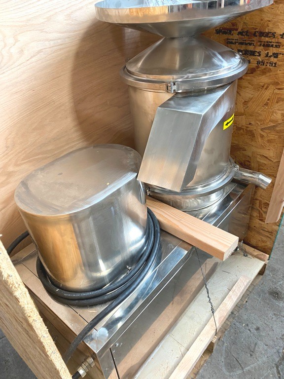 Egg Liquid Eggshell Centrifugal Separator / Breaker Cracker Shell Grinder 15K/H