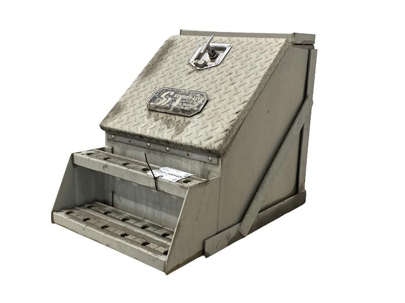 2017 Kenworth T680 Tool Box (693-10345)