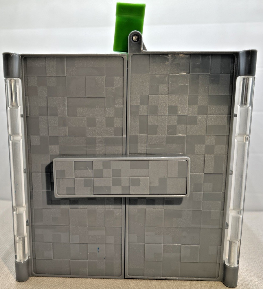 Minecraft Mini Figure Collector Case Plastic Cube Playset Storage & Display Box
