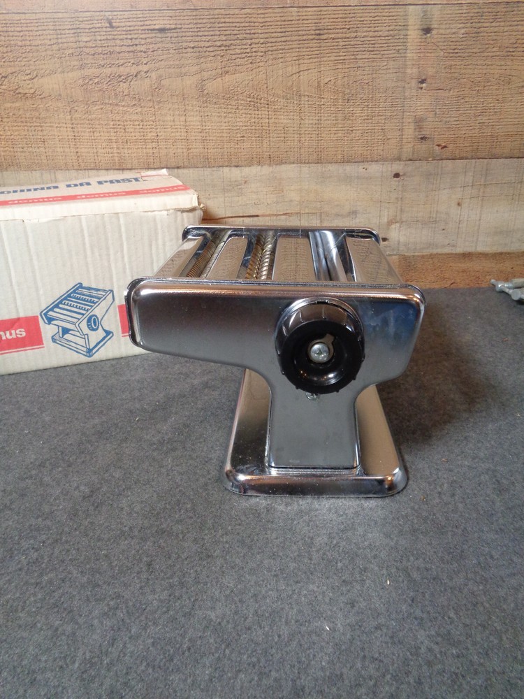 DOMUS Pasta Maker Model 160 Hand Crank Machine