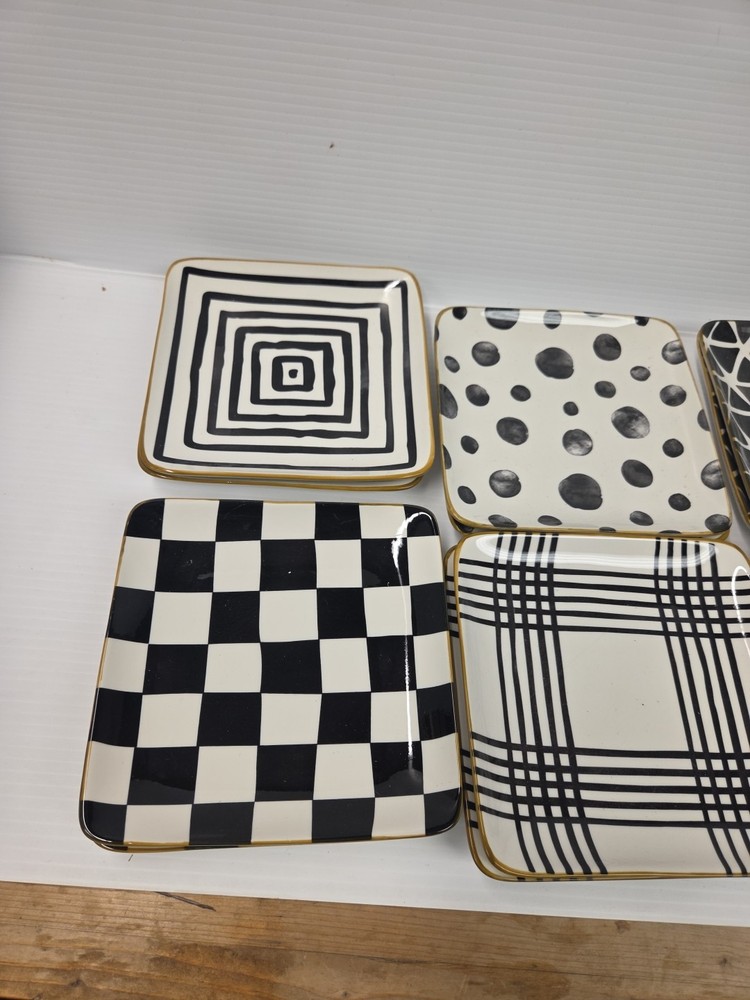 7"-Over and back Appetizer Square Plates Set Of 6 Stack Black& White