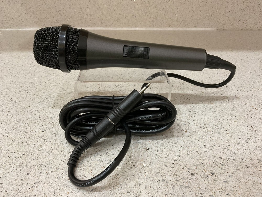 Singing Machine Wired Unidirectional Dynamic Karaoke Microphone - Black - SMM205