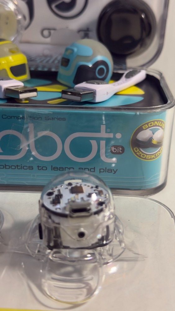Ozobot Bit2.0 Dual Pack 2 Robots Competition Series STEM CodingCase USB OzoSkins