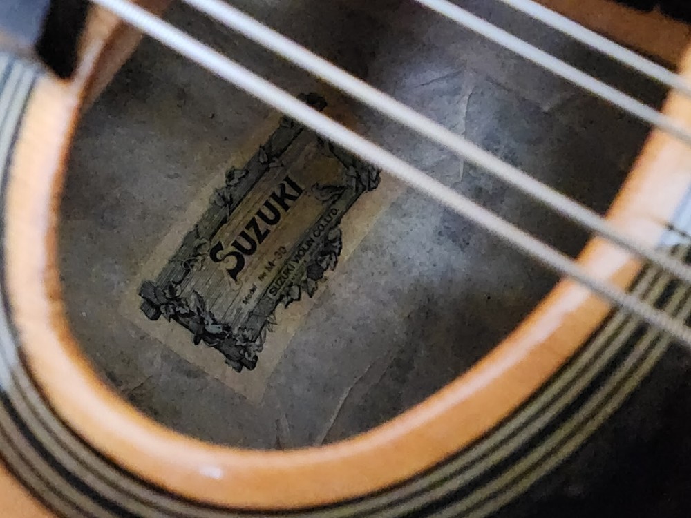 Suzuki Mandolin M-30 violin String Wood Instrument