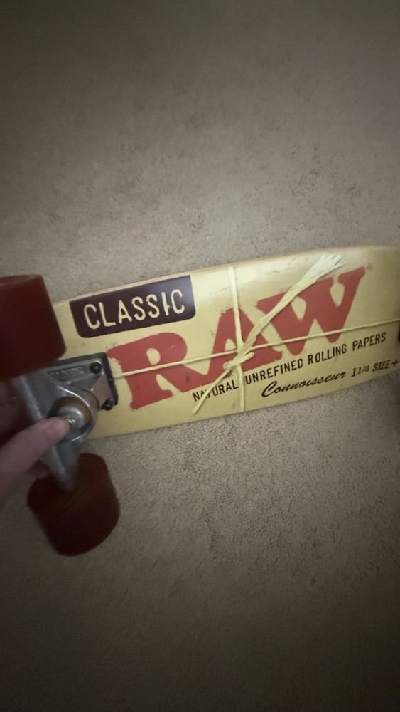 RAW Limited Edition Cruiser Skateboard Complete Set Barely Used