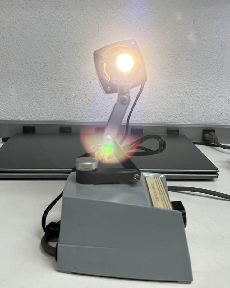 AO American Optical 651 Microscope Illuminator Variable Intensity ( Venteg )