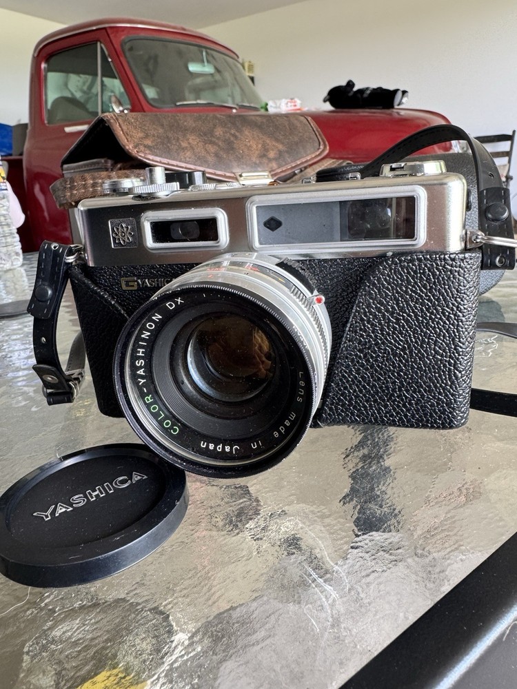 Vtg Yashica MG-1 45mm with protective box, Flash