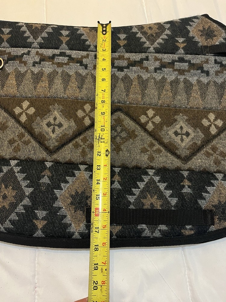 Close Contact Saddle Pad With Navajo Design