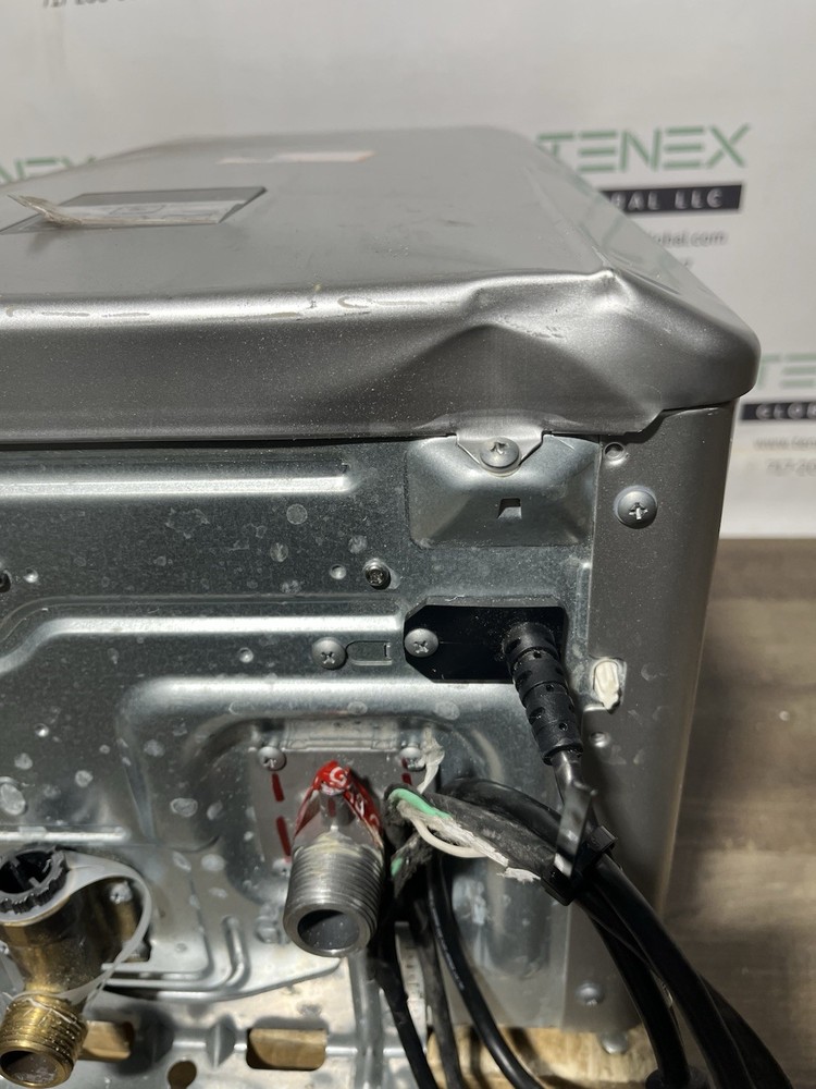 Rinnai RE140iN Indoor Tankless Water Heater 140k BTU Natural Gas (C-23 #1701)