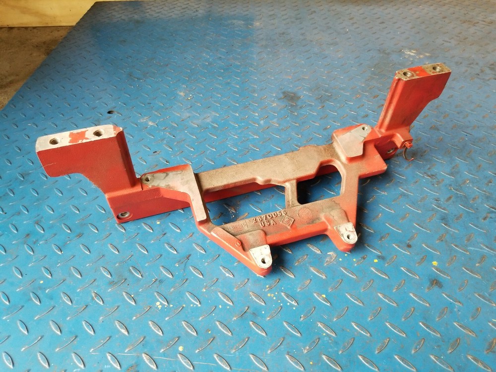 2011 CUMMINS ISX 11.9 425 ENGINE CRANK CASE BREATHER SUPPORT NUM PART 2870056