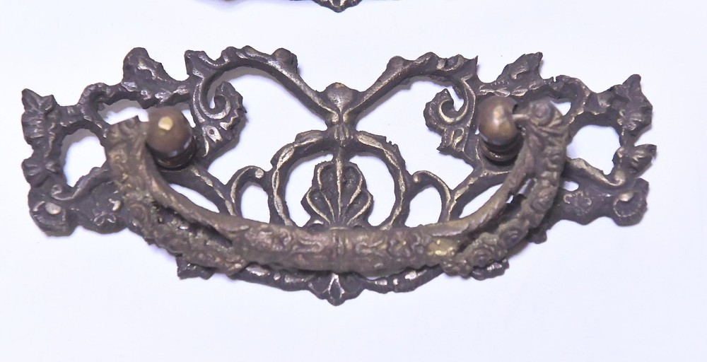 6 VINTAGE VICTORIAN STYLE MATCHING BRASS DRAWER PULLS