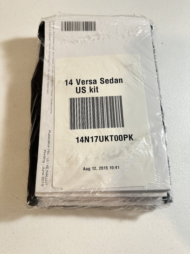 2013 Nissan Versa Owner's Manuals Set
