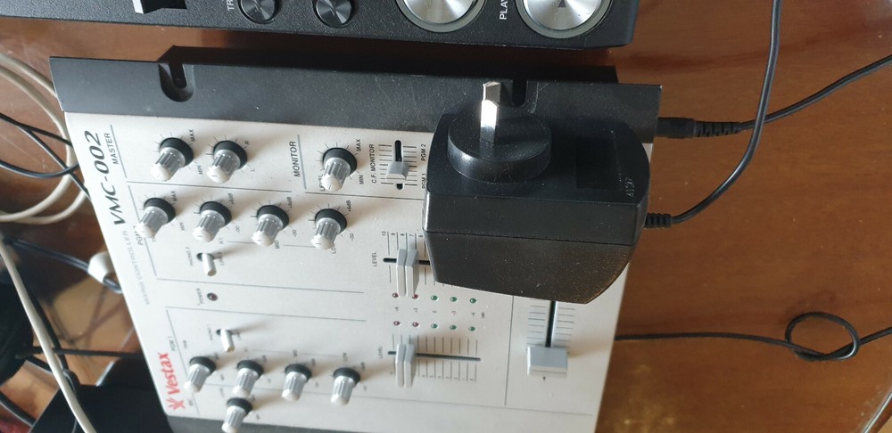 Vestax VMC-002 DJ 2 channel mixer Silver AC adapter