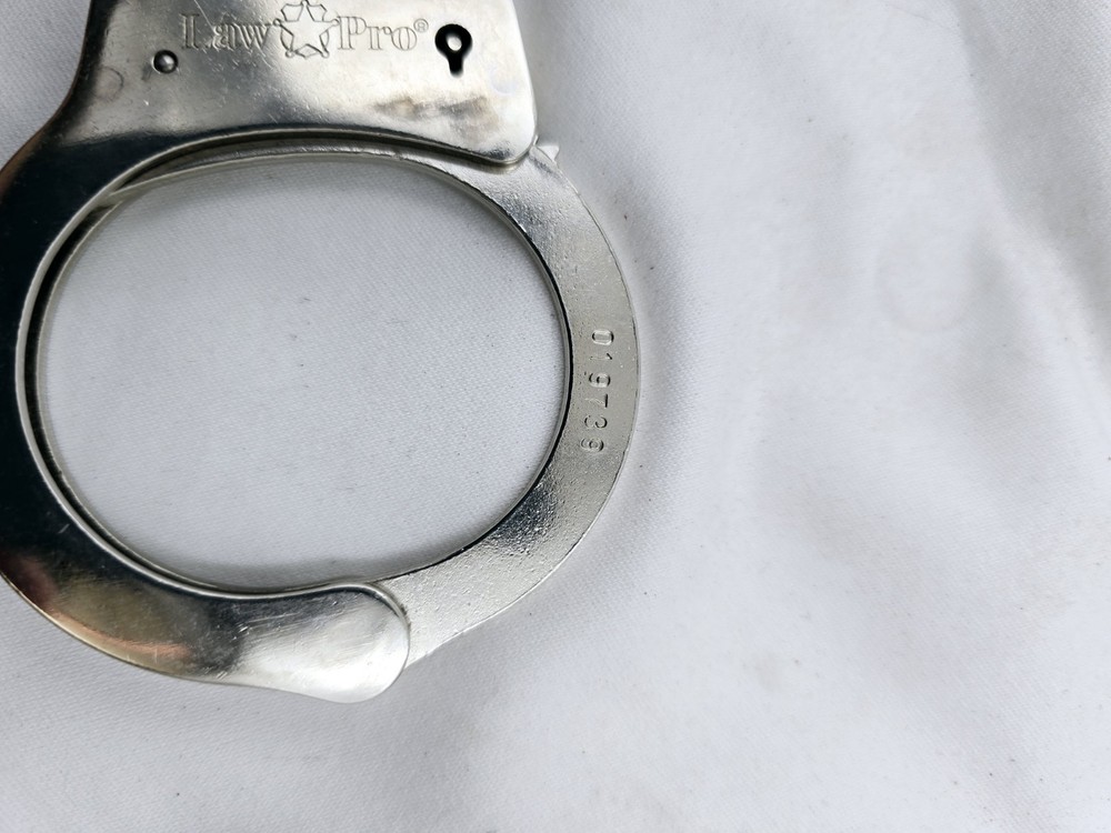 Law Pro Handcuffs 1 key