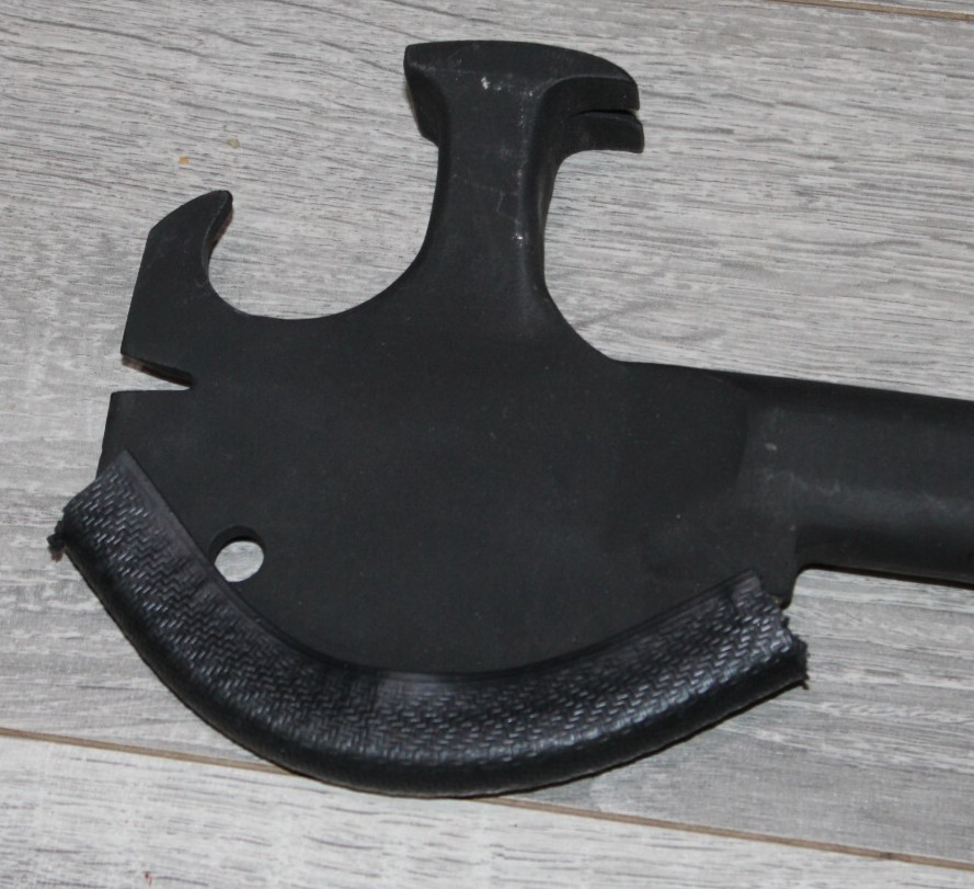 OFF GRID TOOLS Truckers Friend Matte Multi-Tool AXE