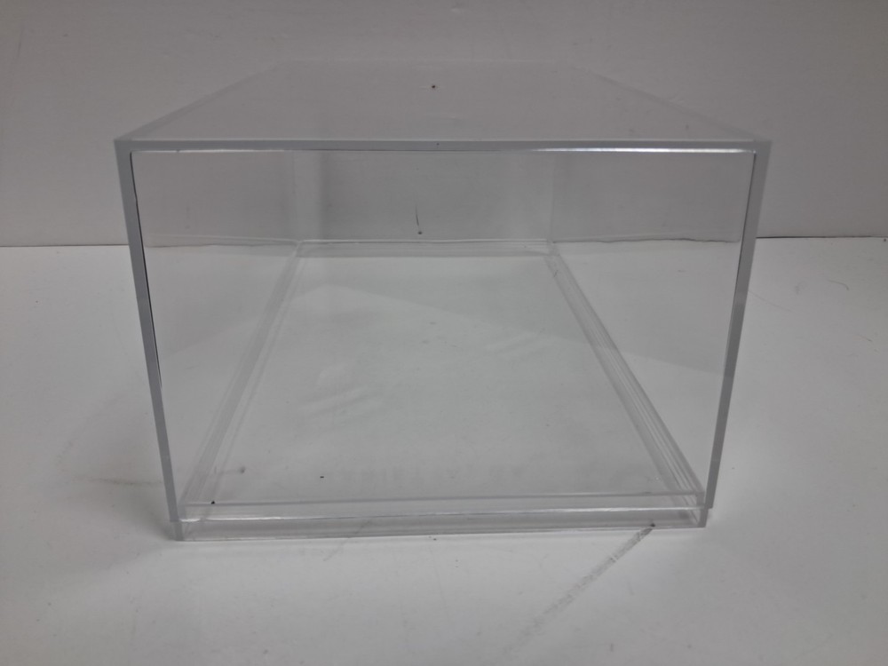 IMEX Display Case - 1/18 Auto & 1/35 Military - Clear/Stackable 2501 Clear Base