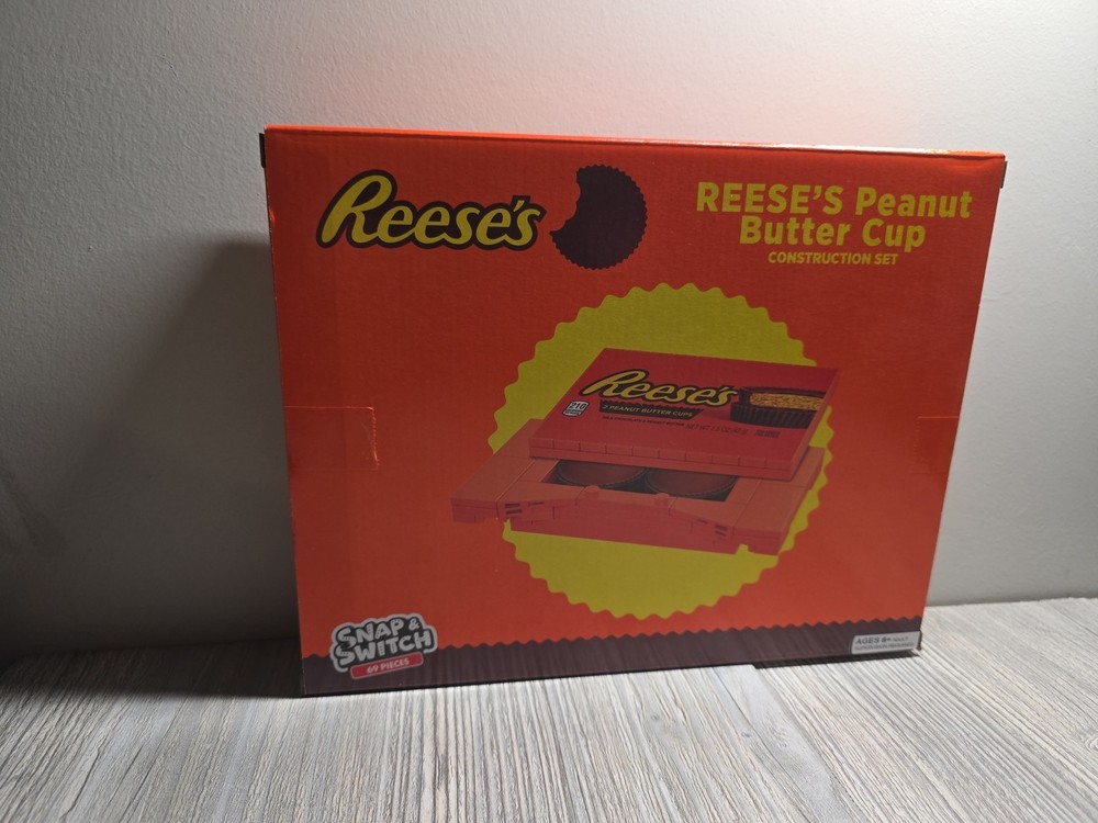Hershey’s & Reese’s Candy Store Construction Set Lot - Snap & Switch NEW