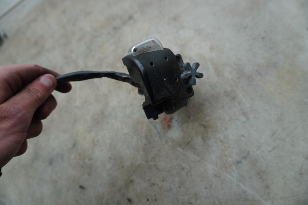 04 HARLEY DAVIDSON ROADKING RUN START STOP CONTROLS E-3982