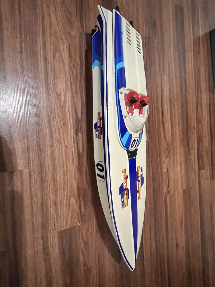Traxxas nitro vee Boat Vintage