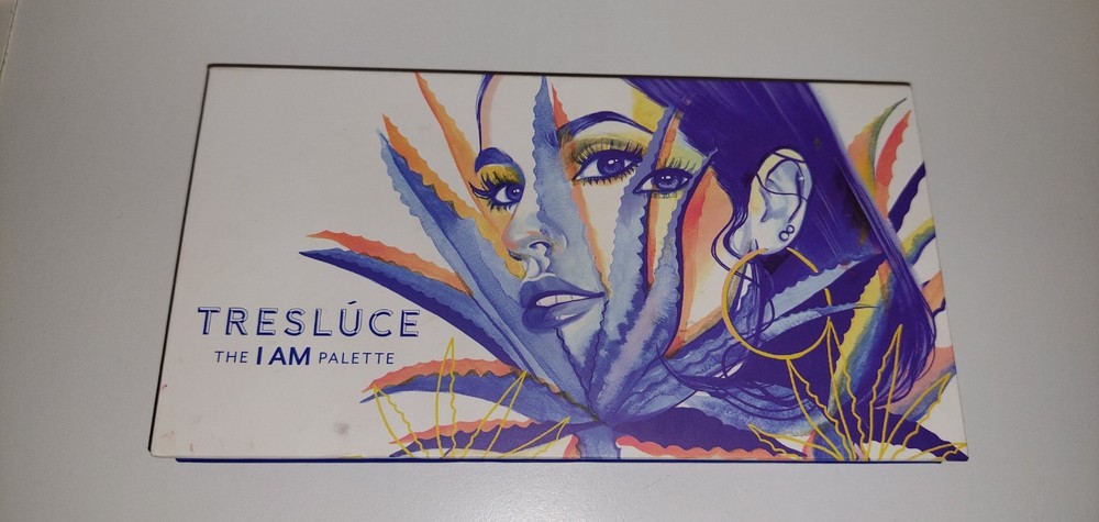 Tresluce I Am shadow palette 💙💛🤍 Beautiful Bright Colors NEW