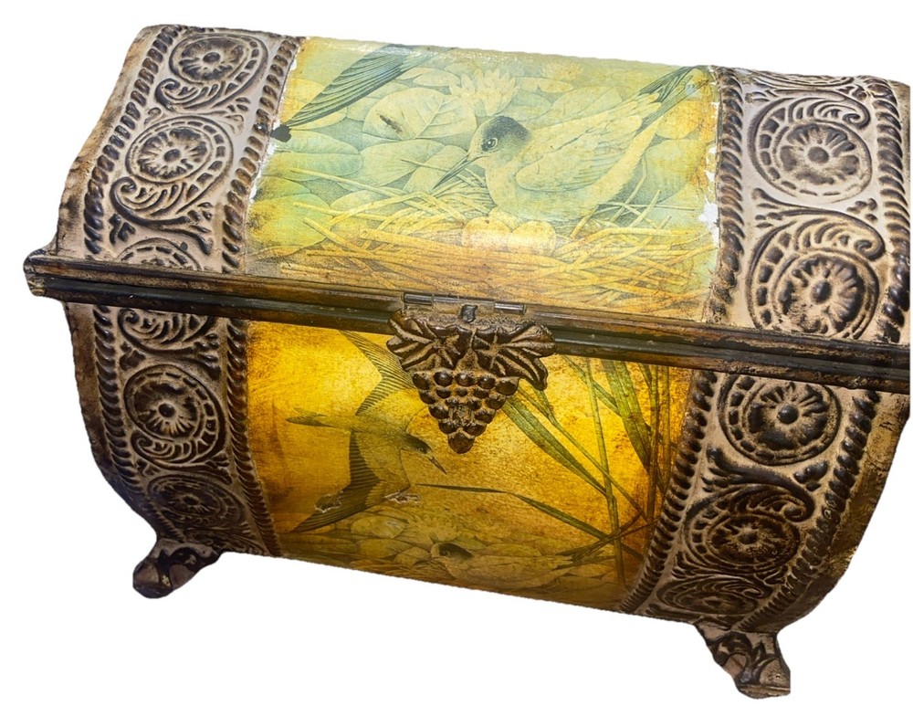 Tin small chest Yellow with birds wooden inside