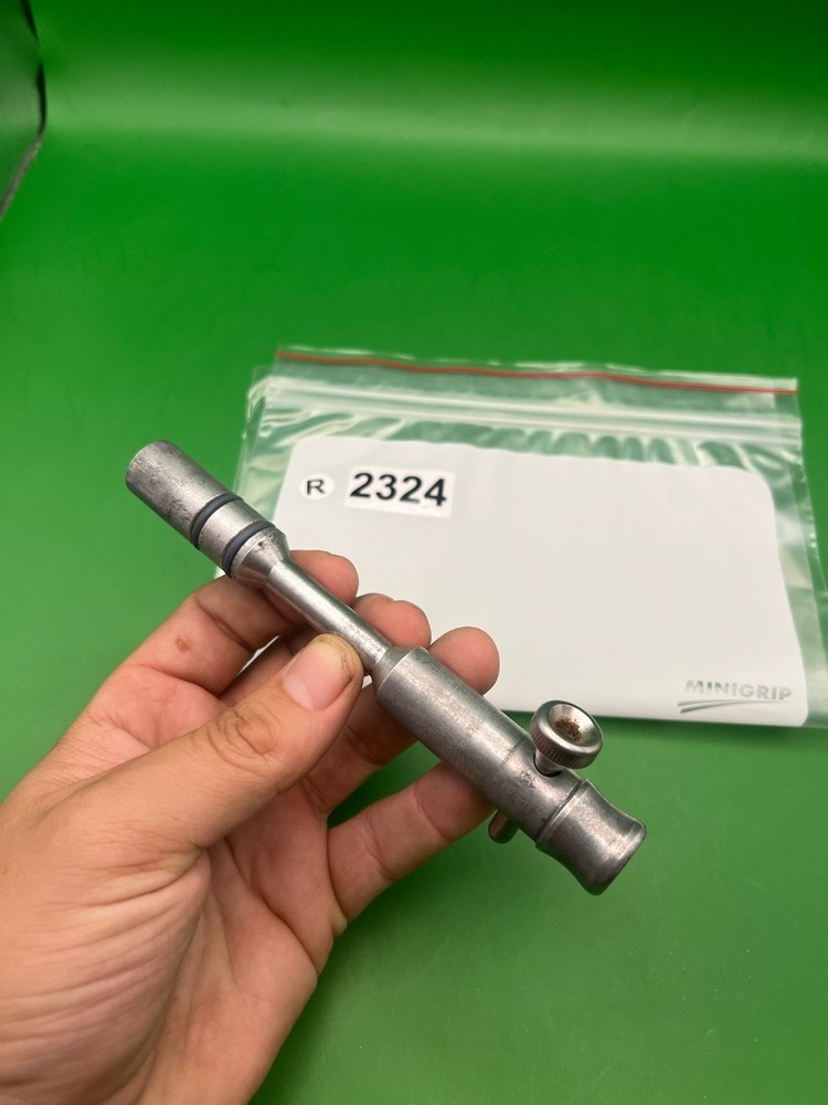 Autococker Bolt