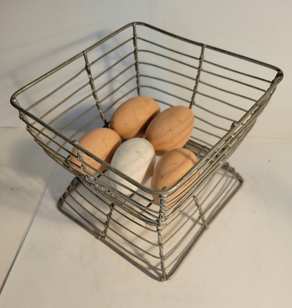 Wire Egg Basket Pedestal with 5 Eggs