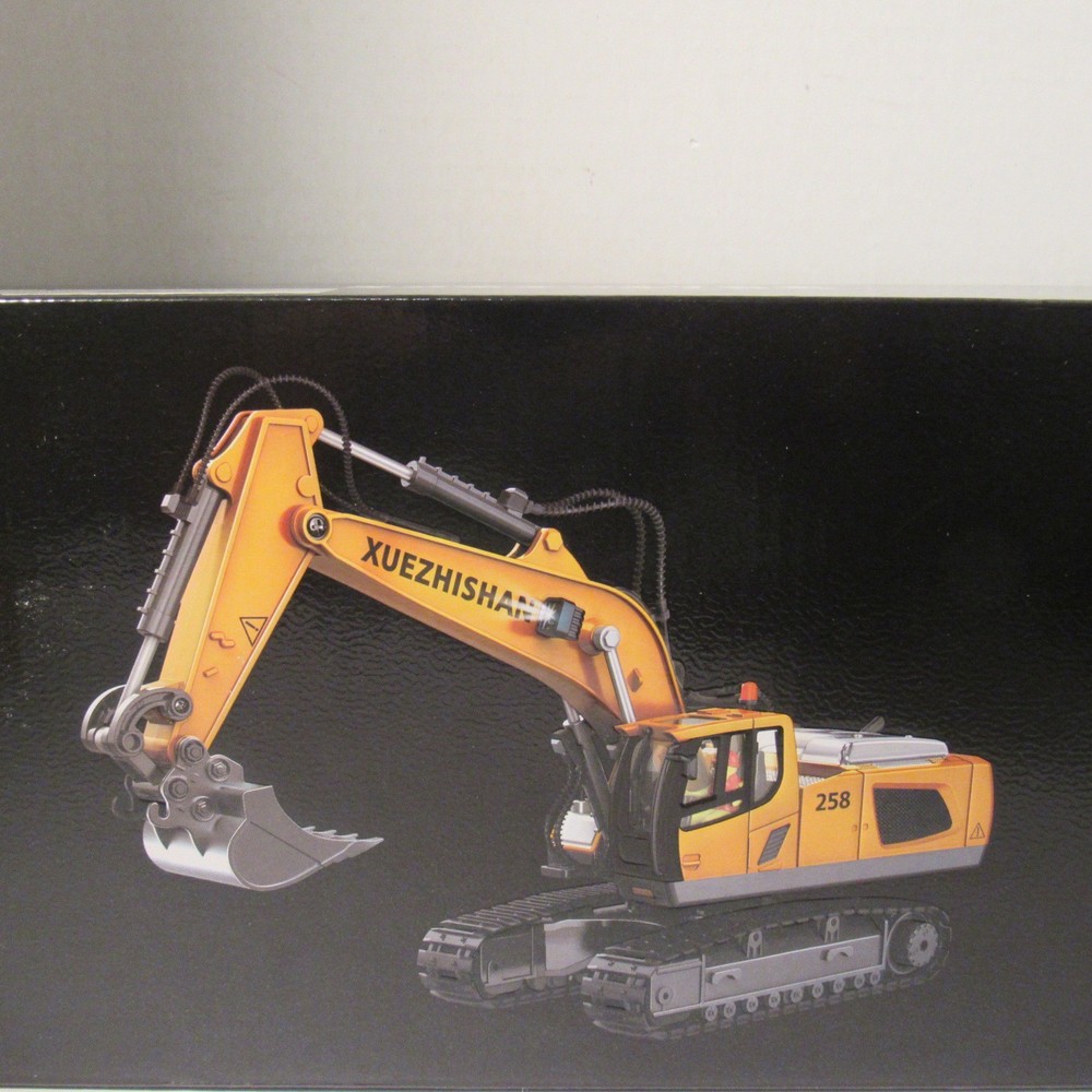 XUEZHISHAN 258 Remote Control Excavator Toy 1/20 Scale, Realistic Operations