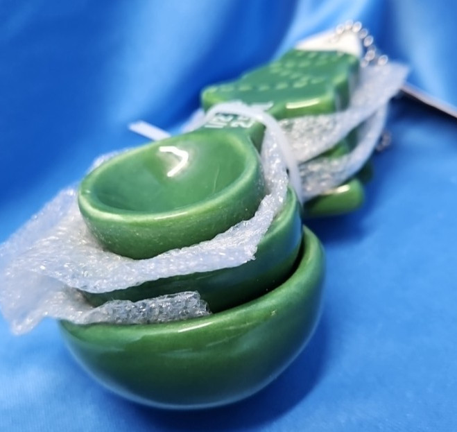 3 Count Ceramic Measuring Spoons Christmas Tree Shaped Green Newclassic