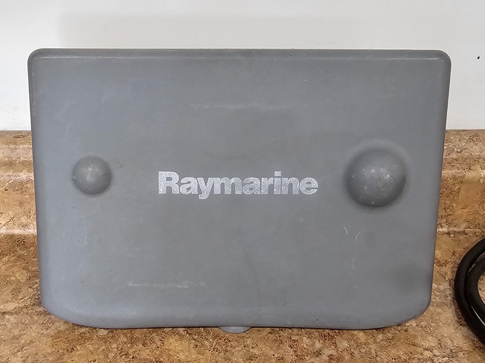 Raymarine C70 GPS Chartplotter Fishfinder Multifunction Display Pre-owned Tested