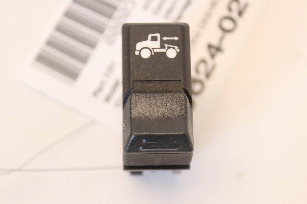 2019-2024 VOLVO VNL 760 DASHBOARD PANEL FIFTH WHEEL LOCK SWITCH BUTTON OEM