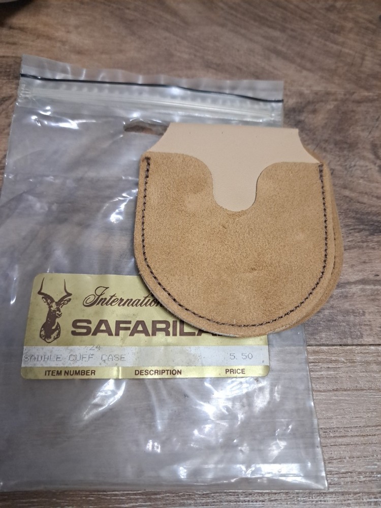 Vtg. Safariland Double Saddle Style Cuff Case