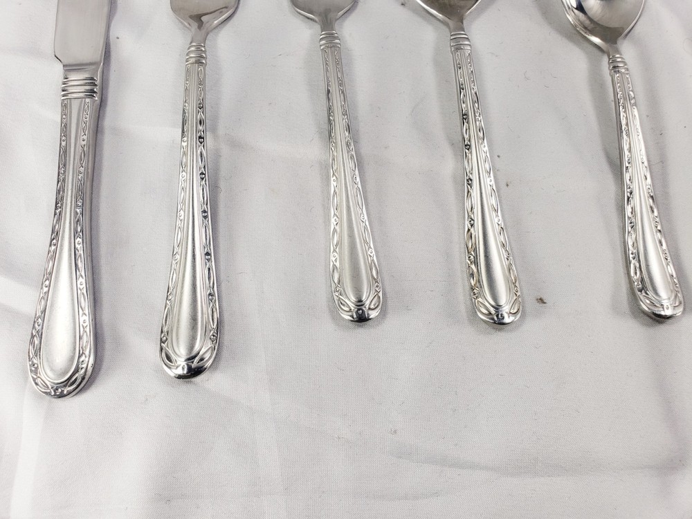 ONEIDA MERLOT STAINLESS 5 PIECE PLACE SETTING - 3 AVAILABLE