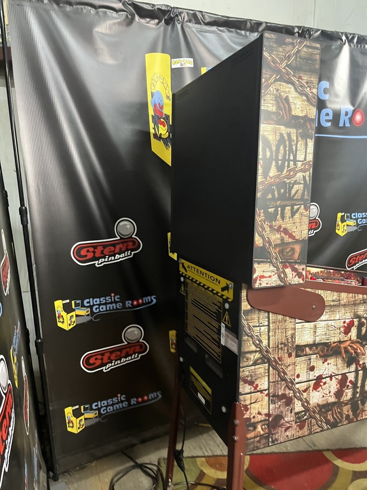 Stern Walking Dead Limited Edition Pinball Machine