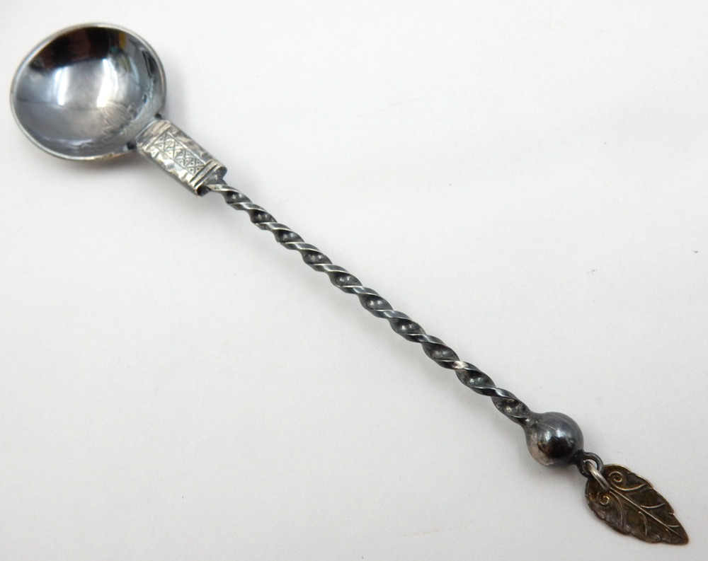 VINTAGE SYLVSMIDJA NORWEGIAN .830S SILVER TWISTED HANDLE SPOON, HANGING LEAF END