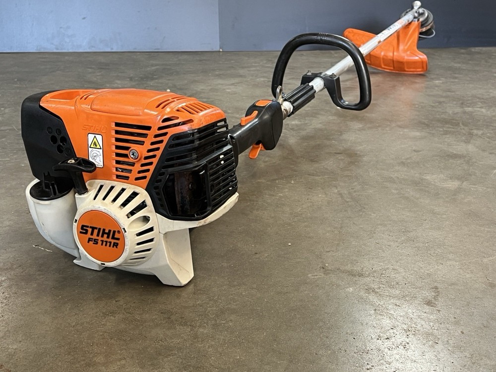 STIHL FS111R String Trimmer / 31cc Professional Grade Starts & Runs Great 👍🌿