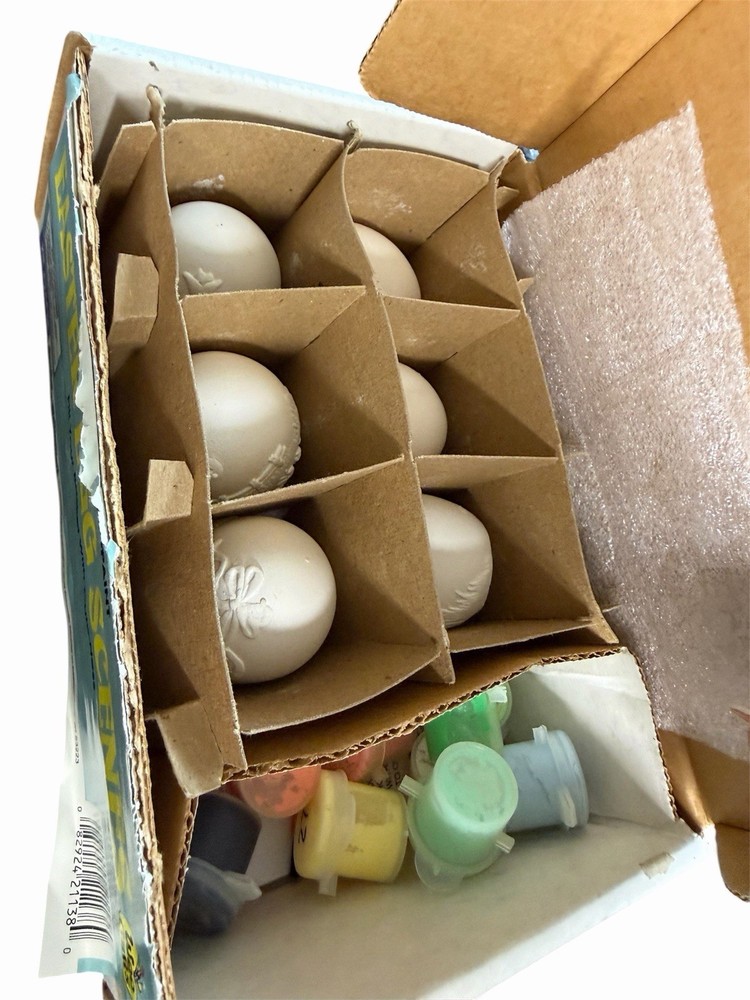 Vintage Wee Crafts Easter Egg Scenes Paint Kit