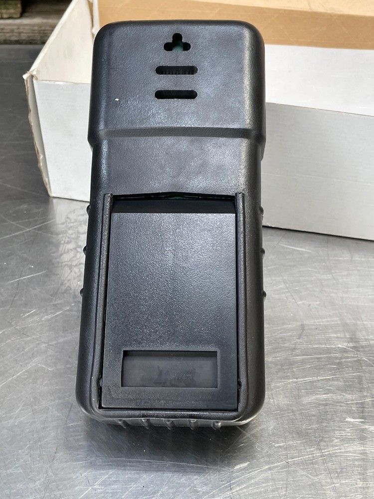 Extech Manometer PN: 407910 with Black Protective Case